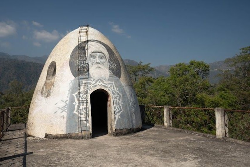 The Beatles Ashram-1